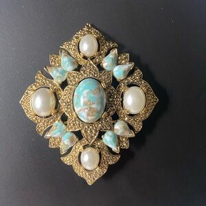 Vintage Sarah Coventry 60’s ‘Remembrance’ brooch